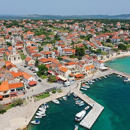Apartman Bluemarin Lägenhet Pakoštane Exteriör bild