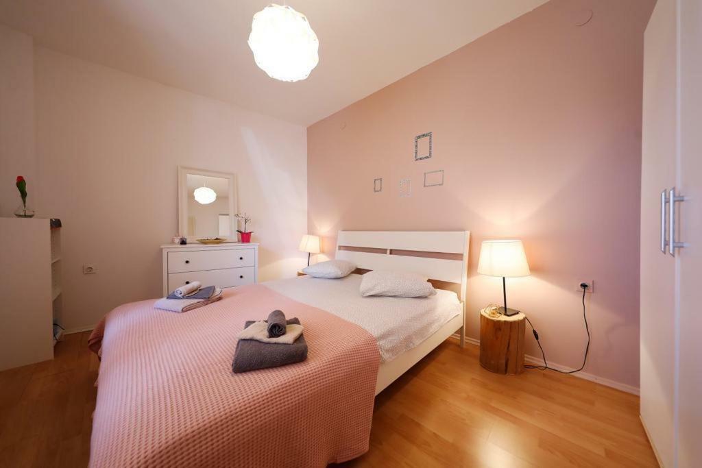 Apartman Bluemarin Lägenhet Pakoštane Exteriör bild