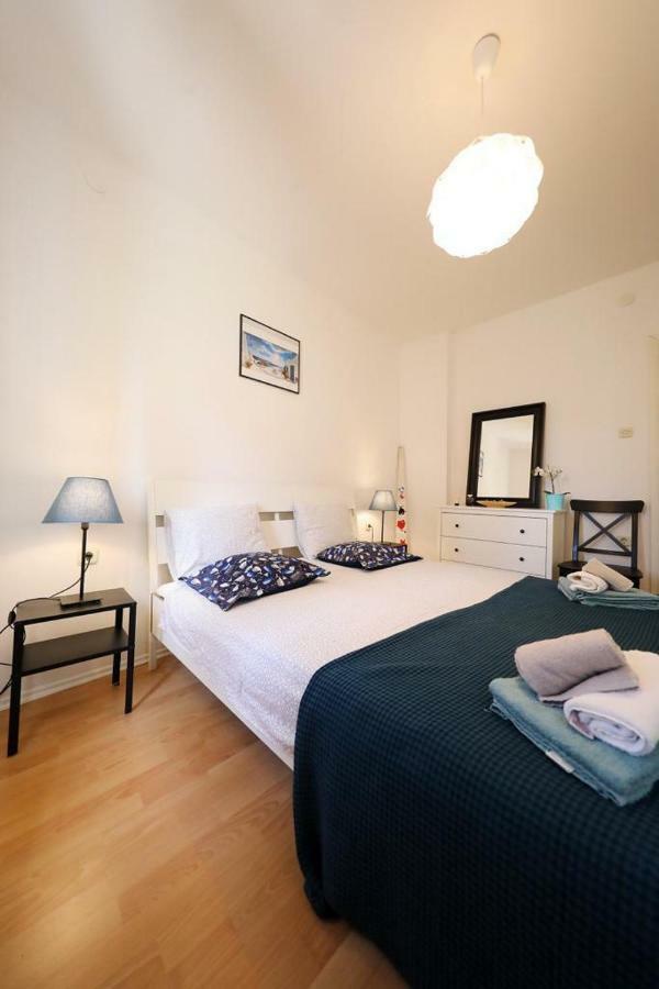 Apartman Bluemarin Lägenhet Pakoštane Exteriör bild