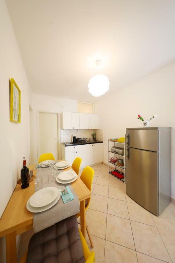 Apartman Bluemarin Lägenhet Pakoštane Exteriör bild
